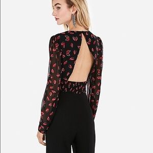 🆕 EXPRESS Floral Open Back Cropped Blouse